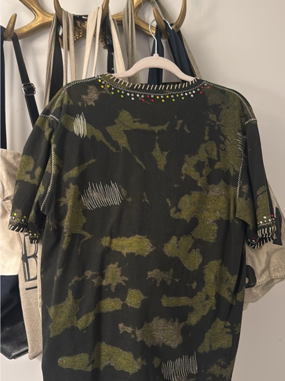 NWT Moschino Olive Green Camouflage Short Sleeve Tee with Embellished Graphic - Picture 3 of 4